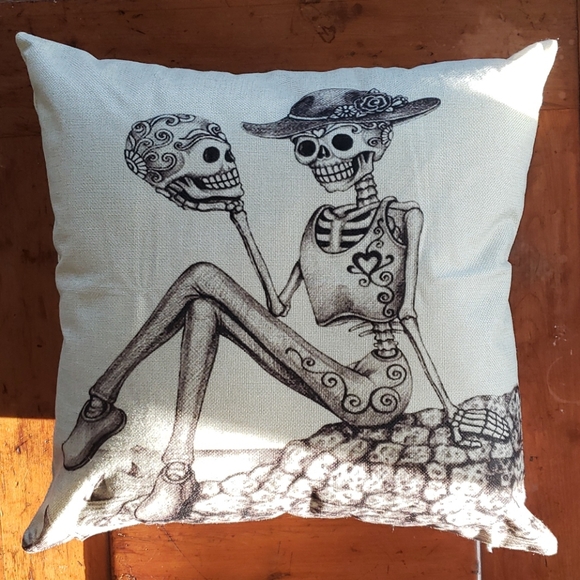 3/$33 Halloween accent pillow cover - Picture 4 of 4